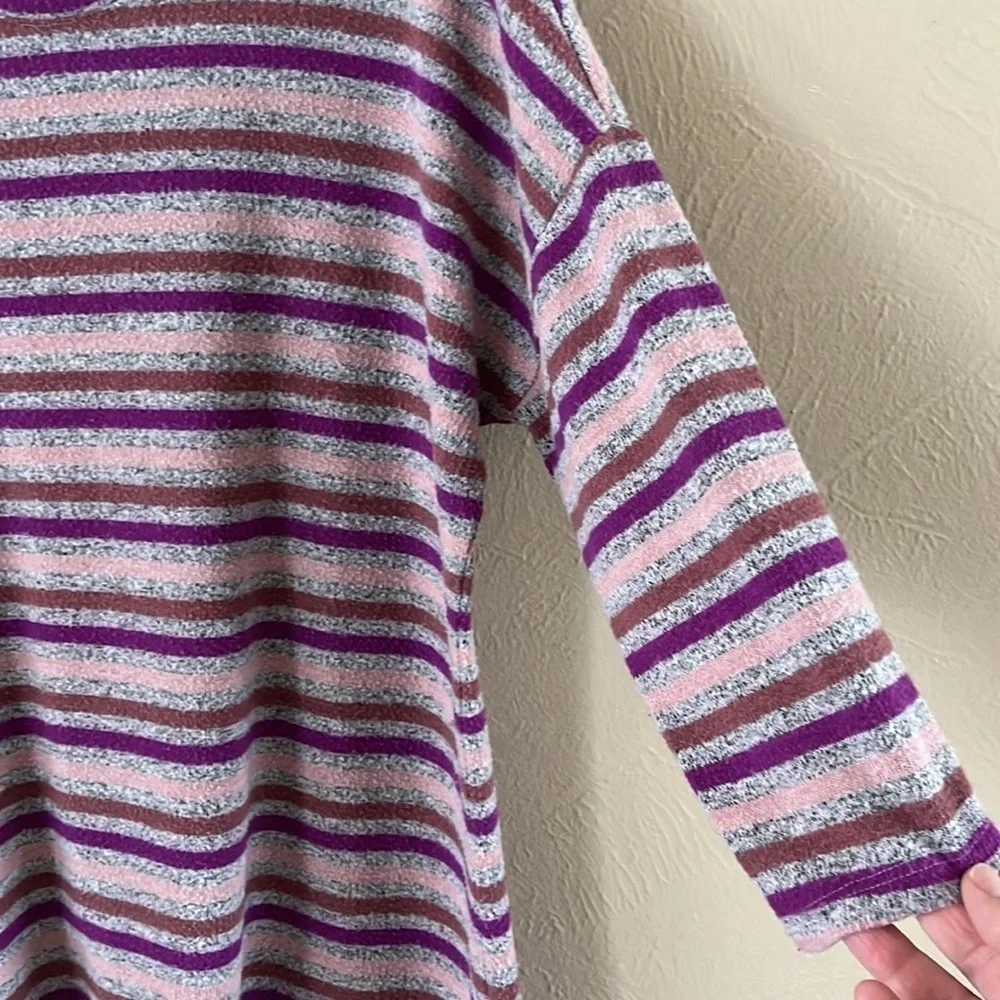 Torrid Super Soft Plush gray w/purple lt pink and lt brown stripes size 00